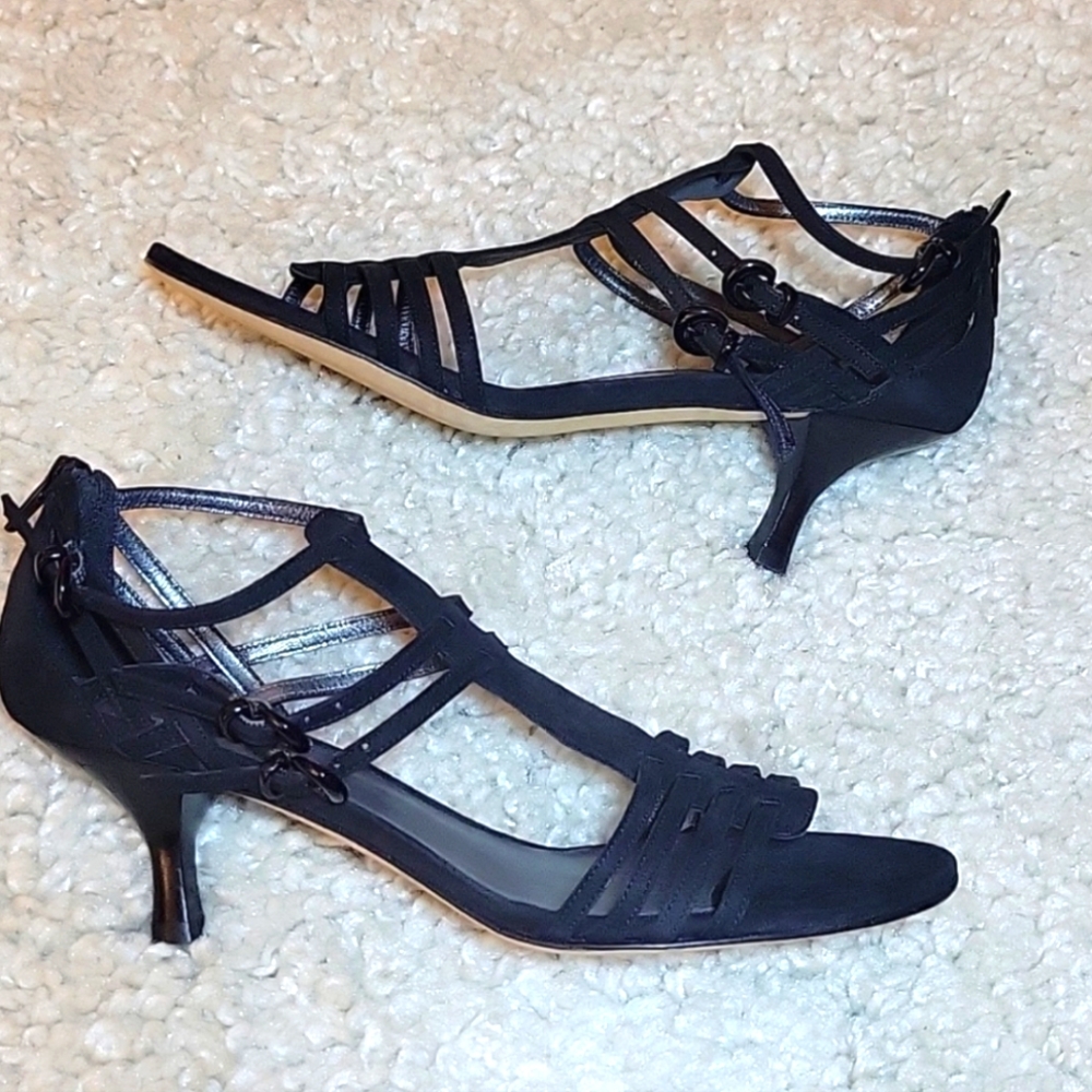 STUART WEITZMAN Hurrachtee Black Nubuck Leather Kitten Heels Size 7